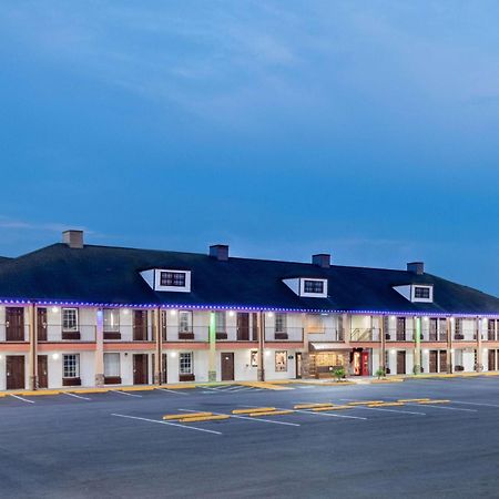 Baymont By Wyndham Commerce Ga Near Tanger Outlets Mall Extérieur photo