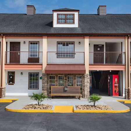 Baymont By Wyndham Commerce Ga Near Tanger Outlets Mall Extérieur photo