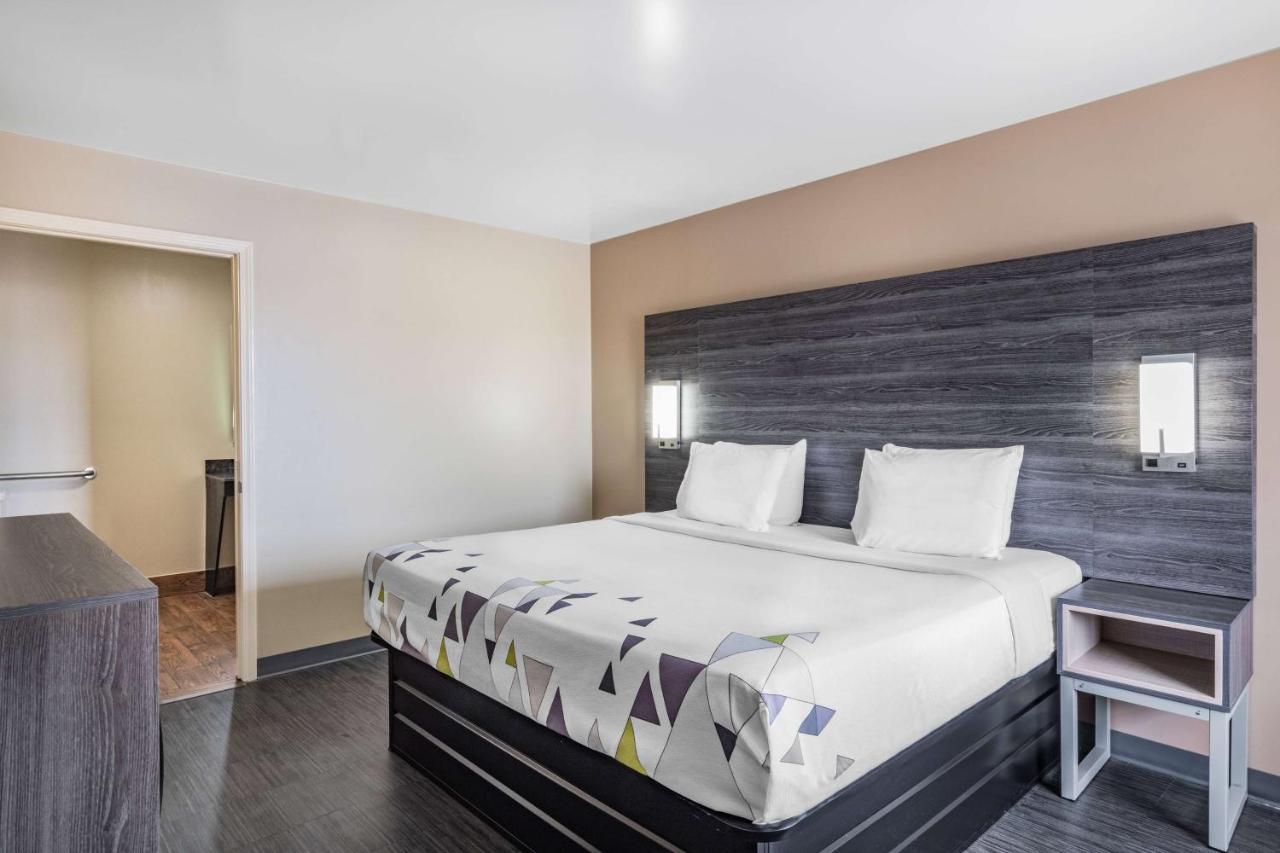 Baymont By Wyndham Commerce Ga Near Tanger Outlets Mall Extérieur photo
