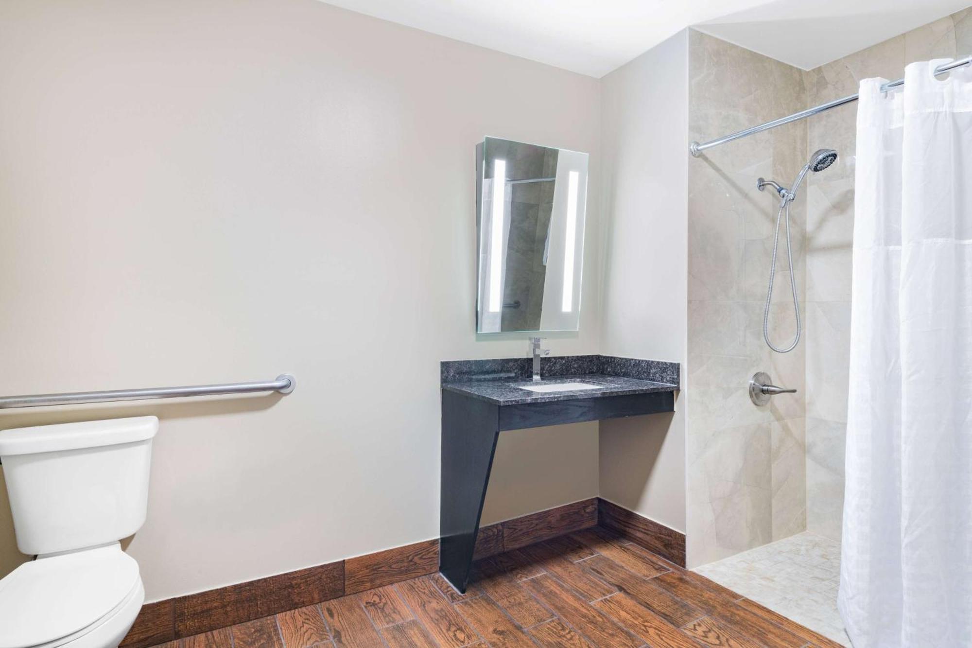 Baymont By Wyndham Commerce Ga Near Tanger Outlets Mall Extérieur photo