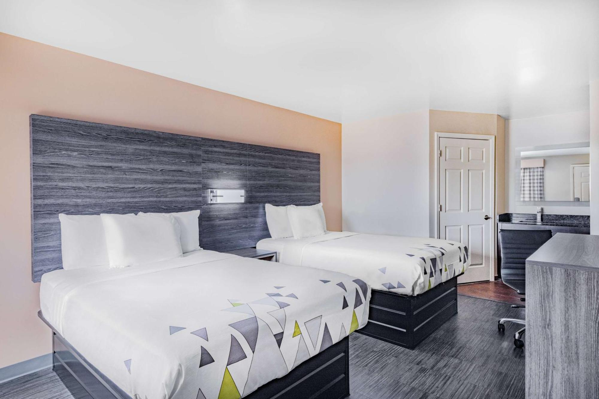 Baymont By Wyndham Commerce Ga Near Tanger Outlets Mall Extérieur photo