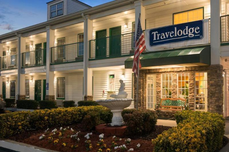 Baymont By Wyndham Commerce Ga Near Tanger Outlets Mall Extérieur photo