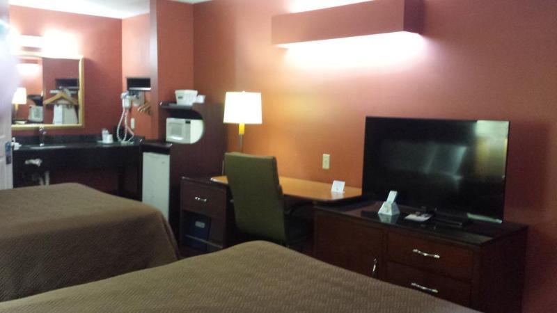 Baymont By Wyndham Commerce Ga Near Tanger Outlets Mall Extérieur photo